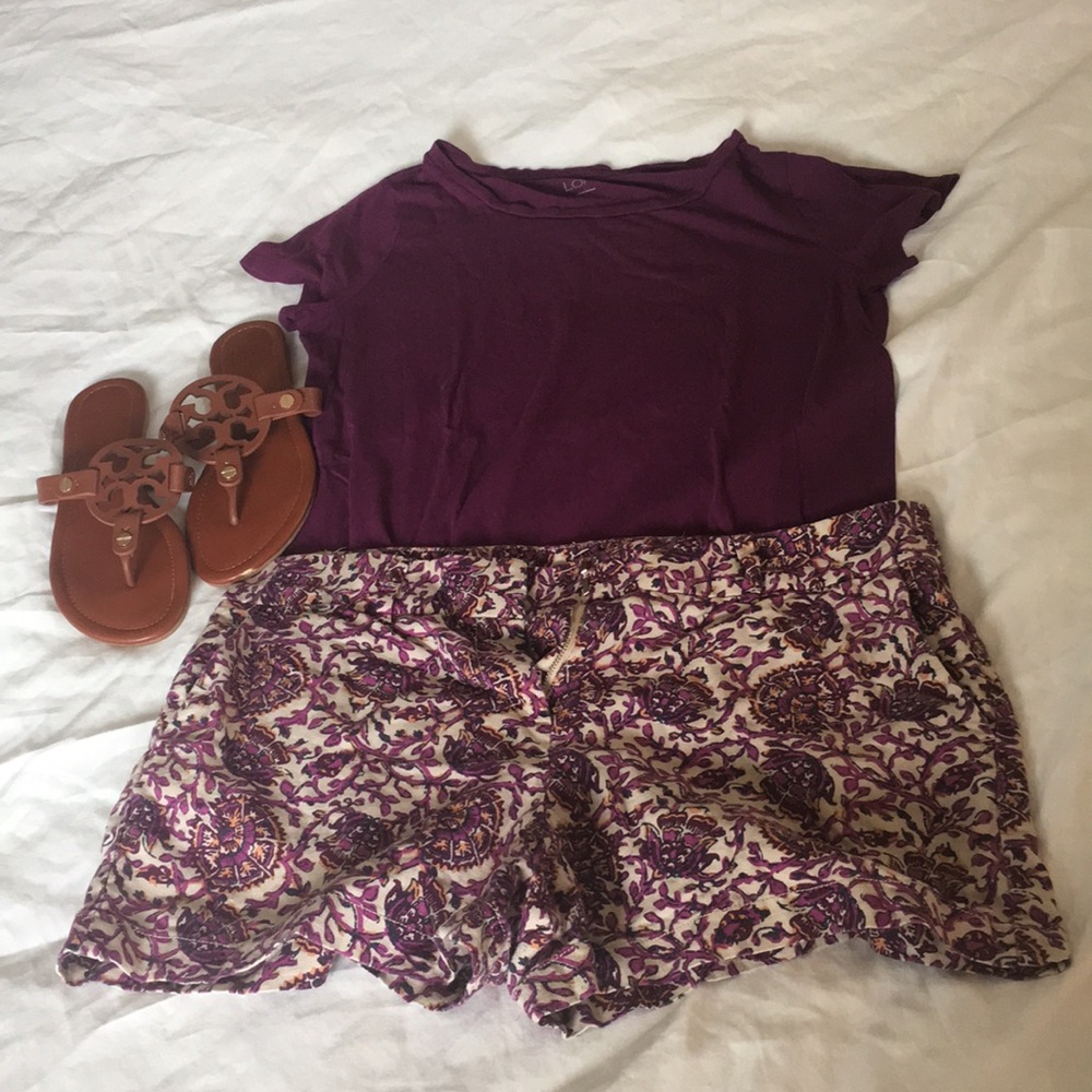 Cute LOFT shorts in purple print!